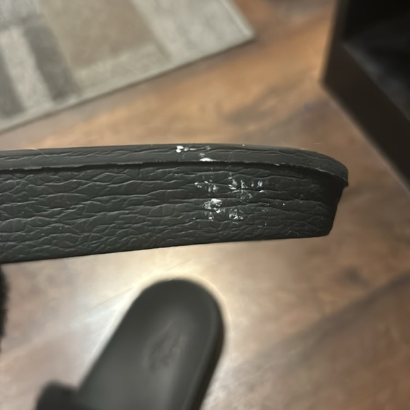 Size 6 slides - Picture 3 of 3